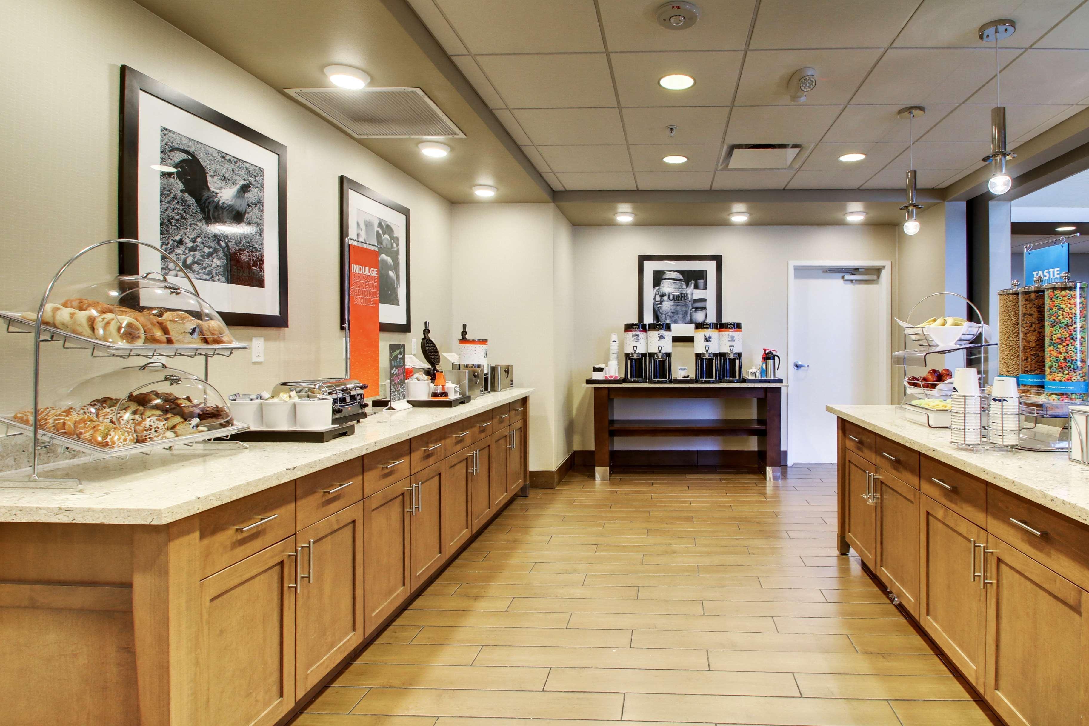 Hampton Inn & Suites Milwaukee West West Allis Ngoại thất bức ảnh