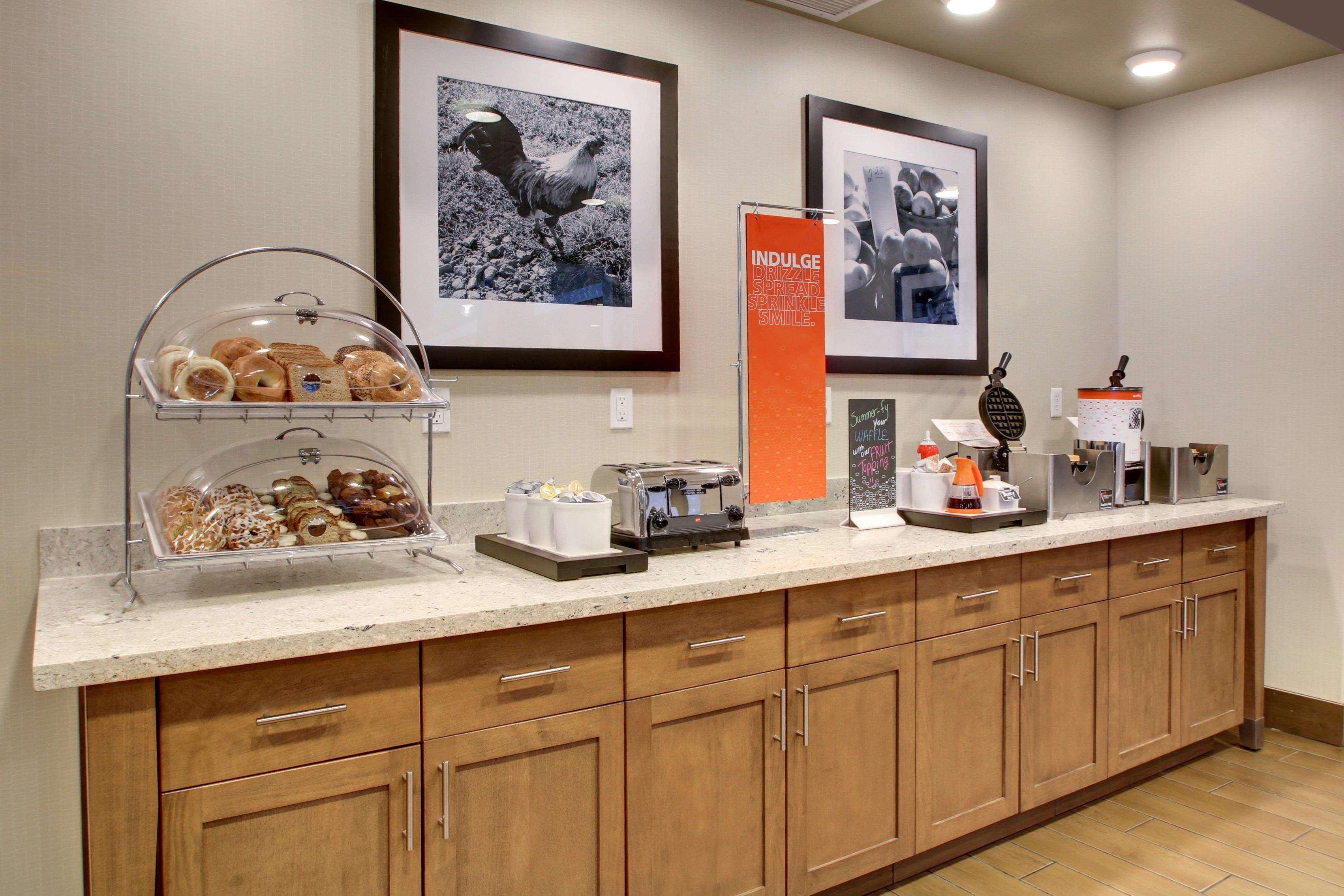 Hampton Inn & Suites Milwaukee West West Allis Ngoại thất bức ảnh