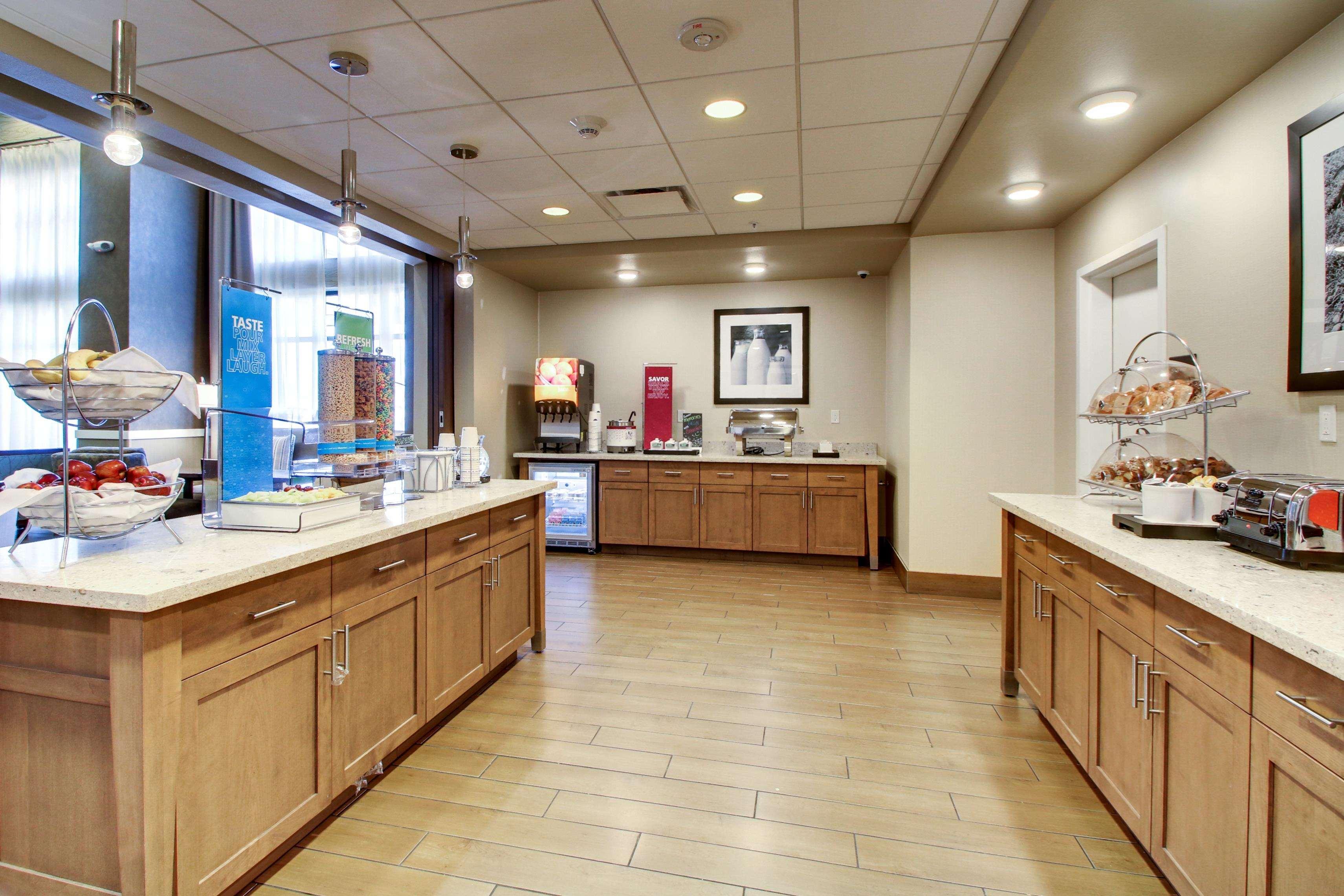 Hampton Inn & Suites Milwaukee West West Allis Ngoại thất bức ảnh