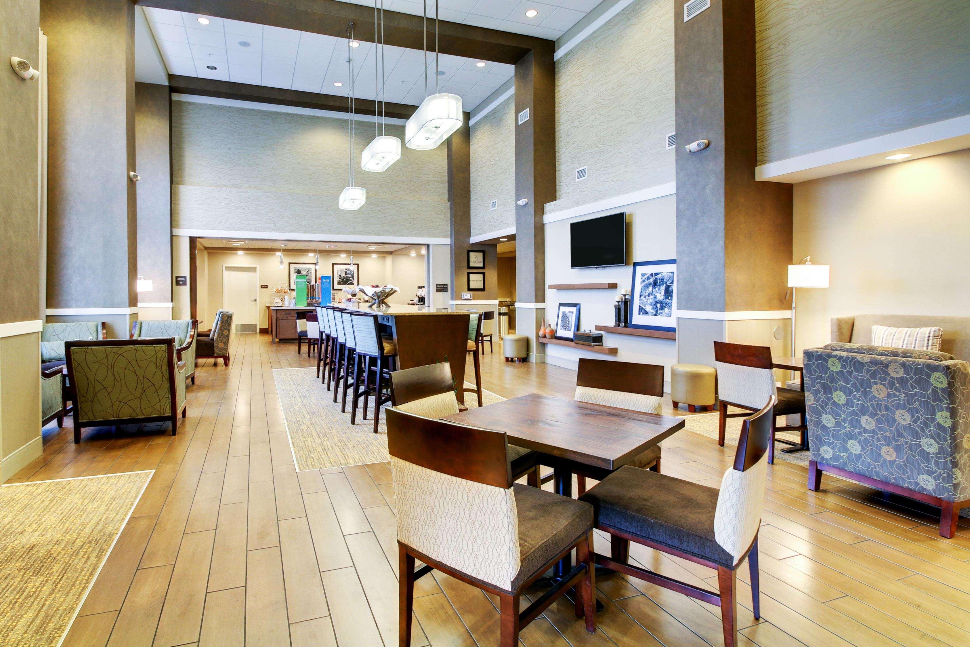 Hampton Inn & Suites Milwaukee West West Allis Ngoại thất bức ảnh