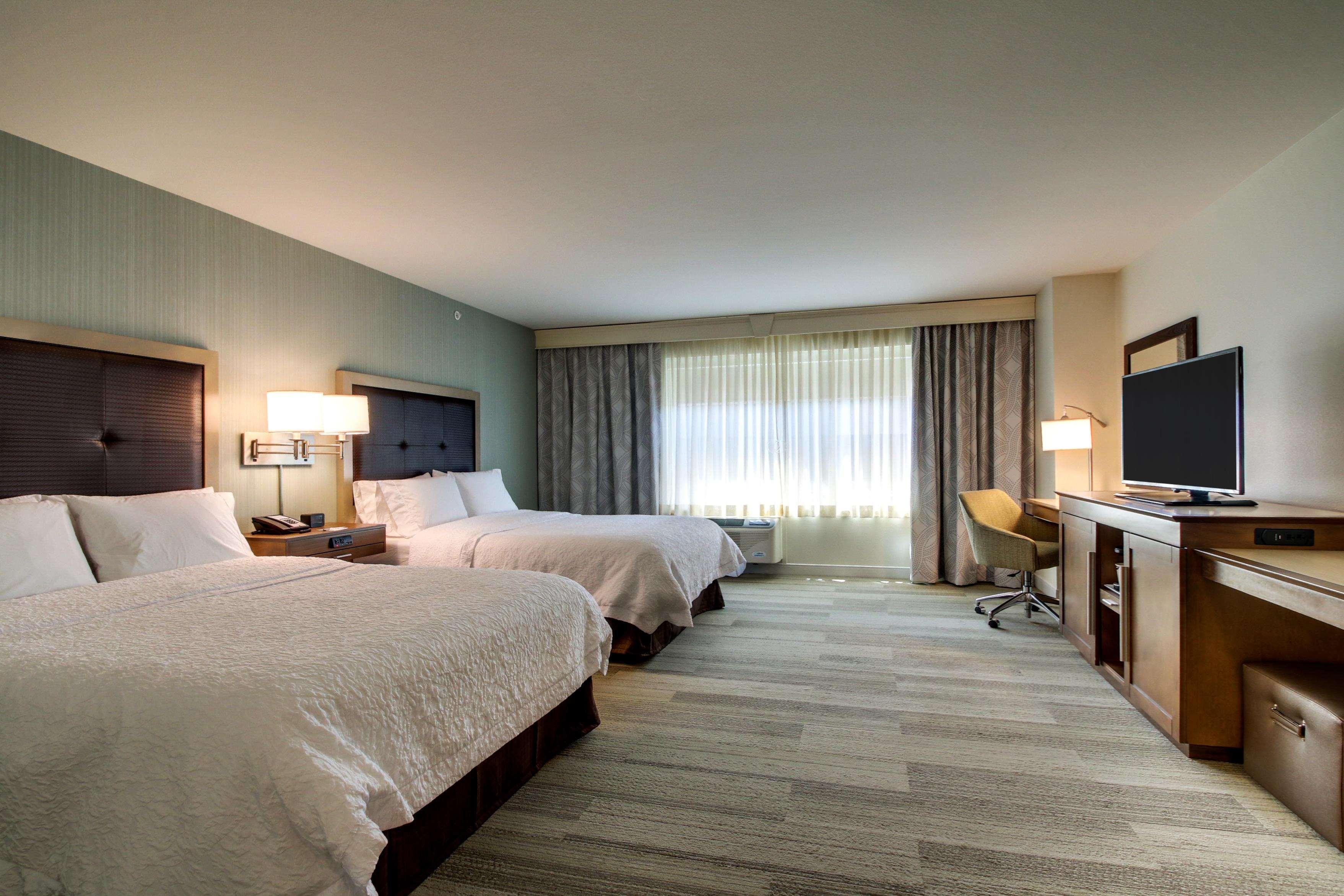 Hampton Inn & Suites Milwaukee West West Allis Ngoại thất bức ảnh