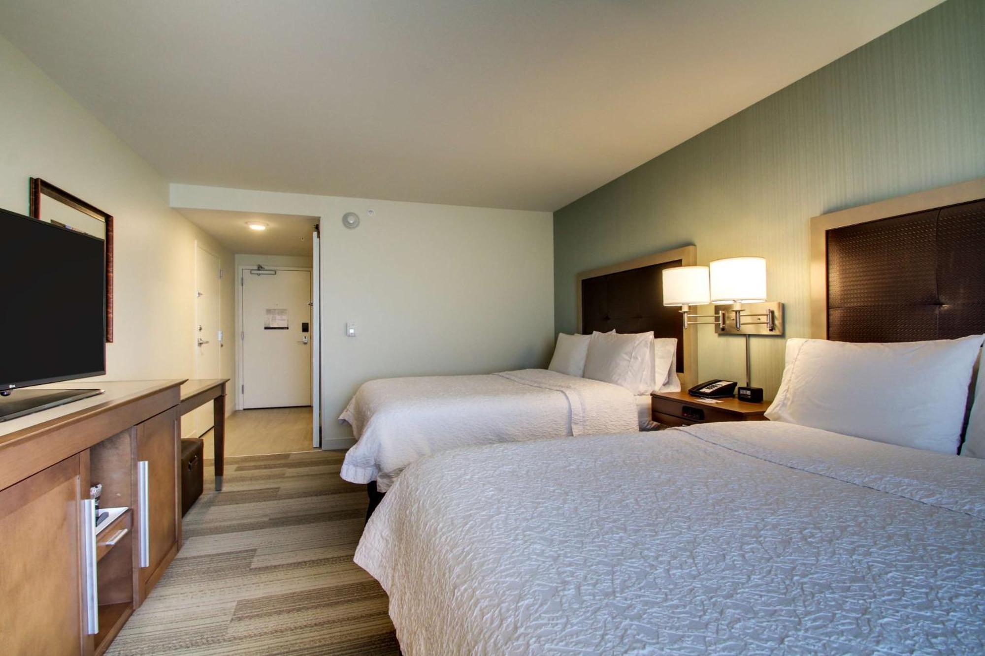 Hampton Inn & Suites Milwaukee West West Allis Ngoại thất bức ảnh