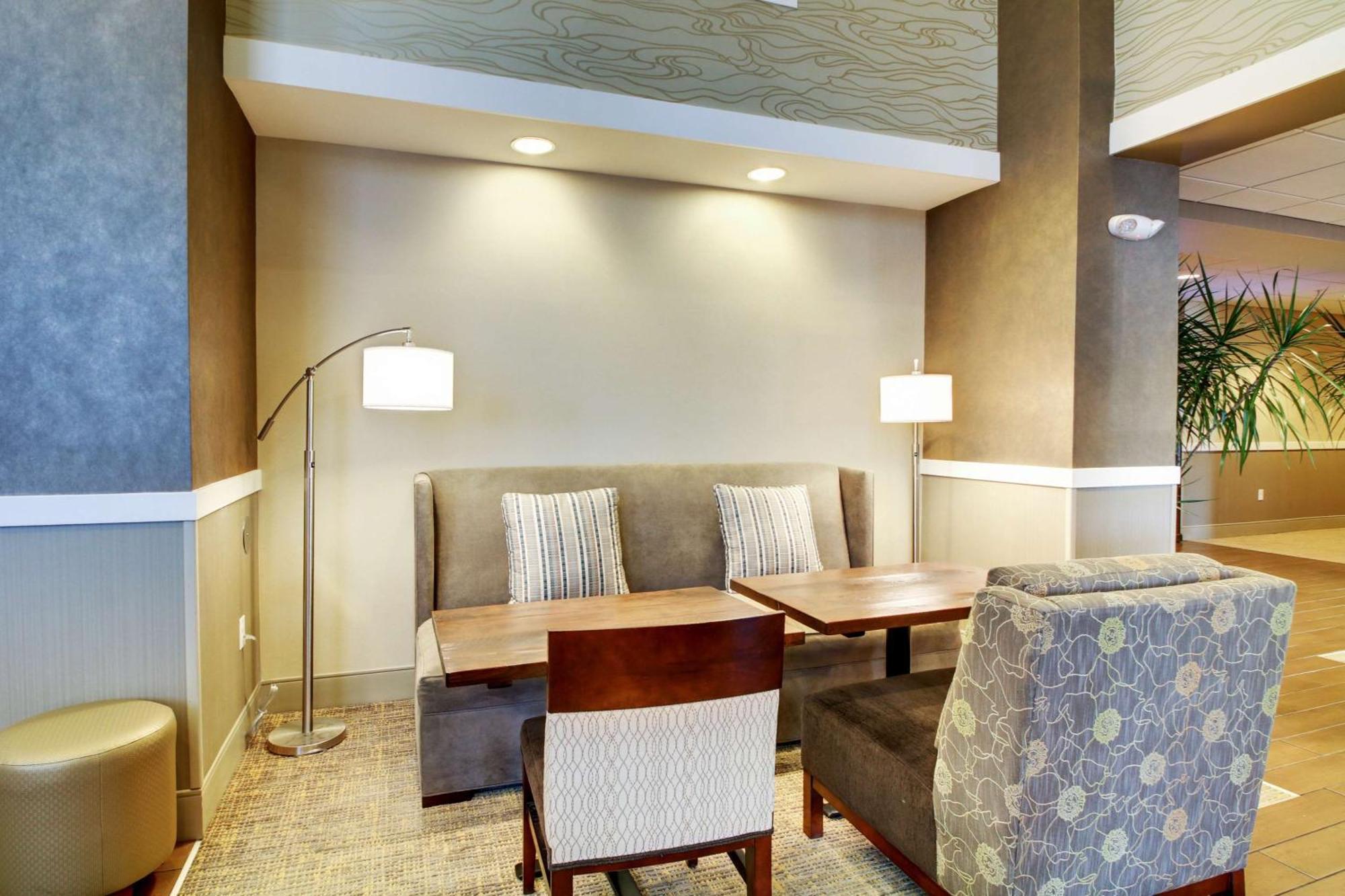 Hampton Inn & Suites Milwaukee West West Allis Ngoại thất bức ảnh