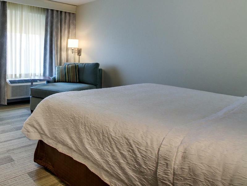 Hampton Inn & Suites Milwaukee West West Allis Ngoại thất bức ảnh